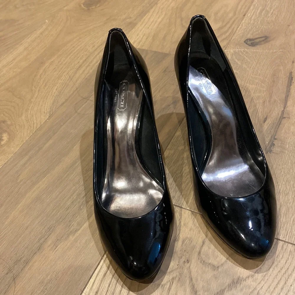 Coach pumps - Picture 1 of 4